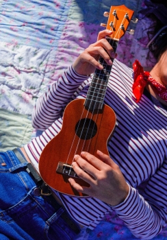 UKULELE